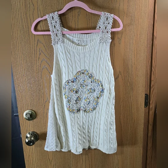 POL Cream and Blue Lace Tank Top - Picture 4 of 4